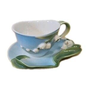 Two's Company Cup & Saucer 3-D Lilly Of The Valley Tea Coffee Cup & Saucer